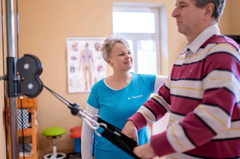Therapieraum für neurologische Ergotherapie in der Praxis